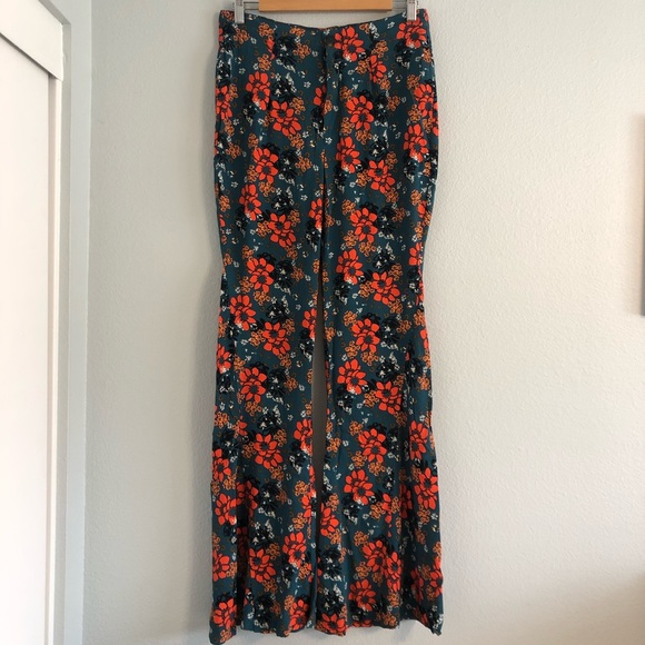 SOLD ✨FREE PEOPLE Cant Take My Eyes Off You Floral Pants - Picture 6 of 10